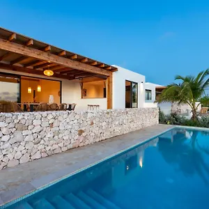 https://lxry-villas.comcaribbean.com